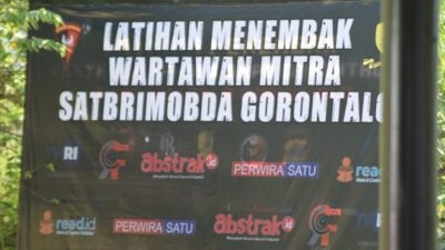 Latiihan Menembak Insan Pers dan Polri