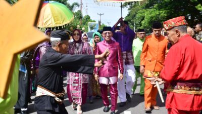 Wabup Iwan Adam Jalani Prosesi Adat Moloopu Usai Dilantik